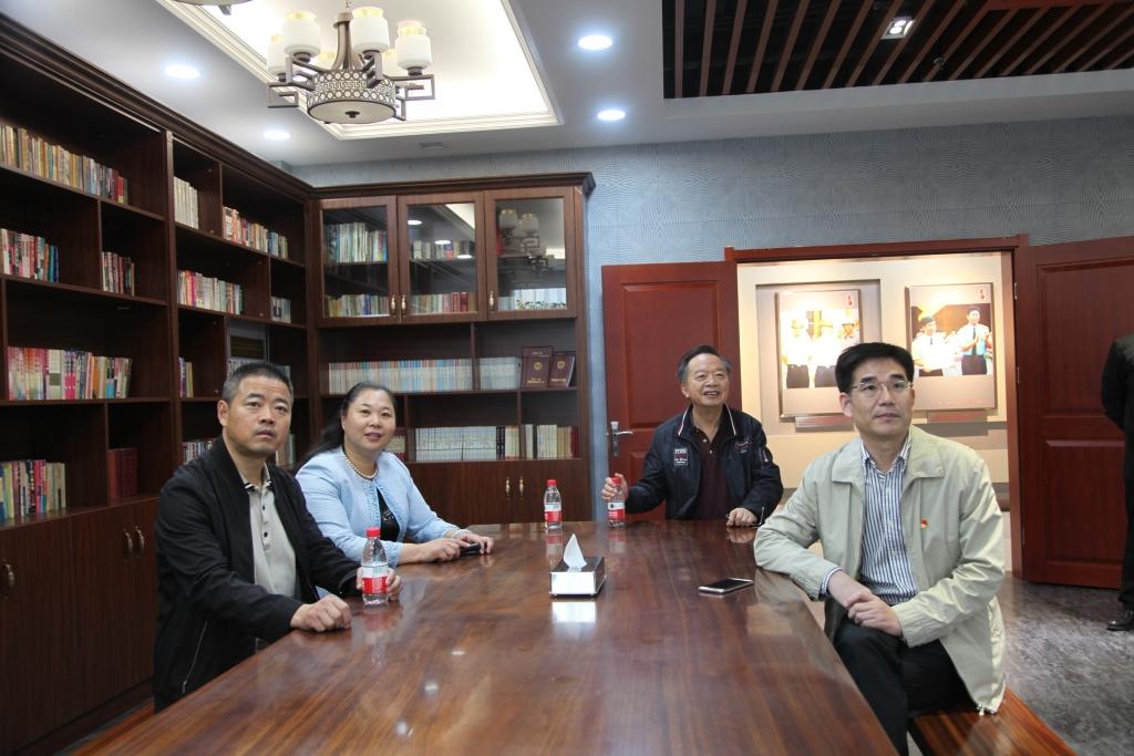 2019年10月11日，连云港市退役军人事务局王永仕局长一行到1号楼参观展馆